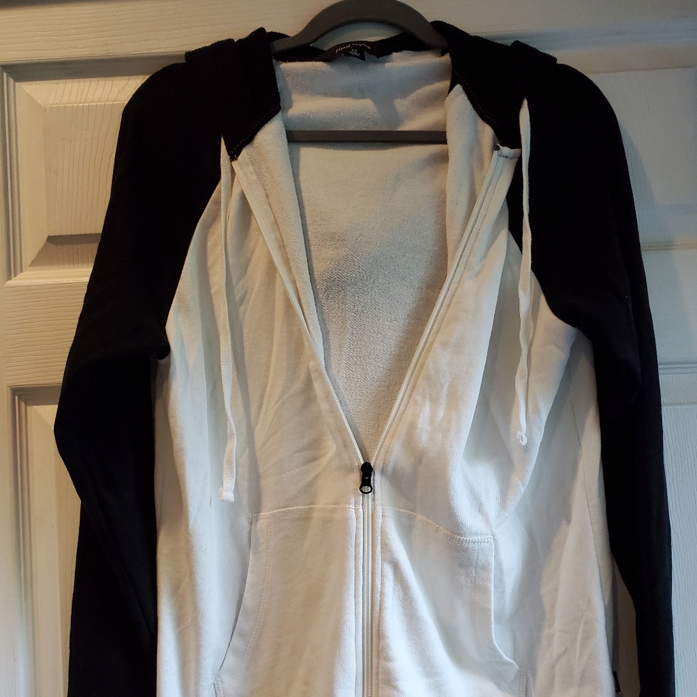 222 Adam Levine white and black zip-up